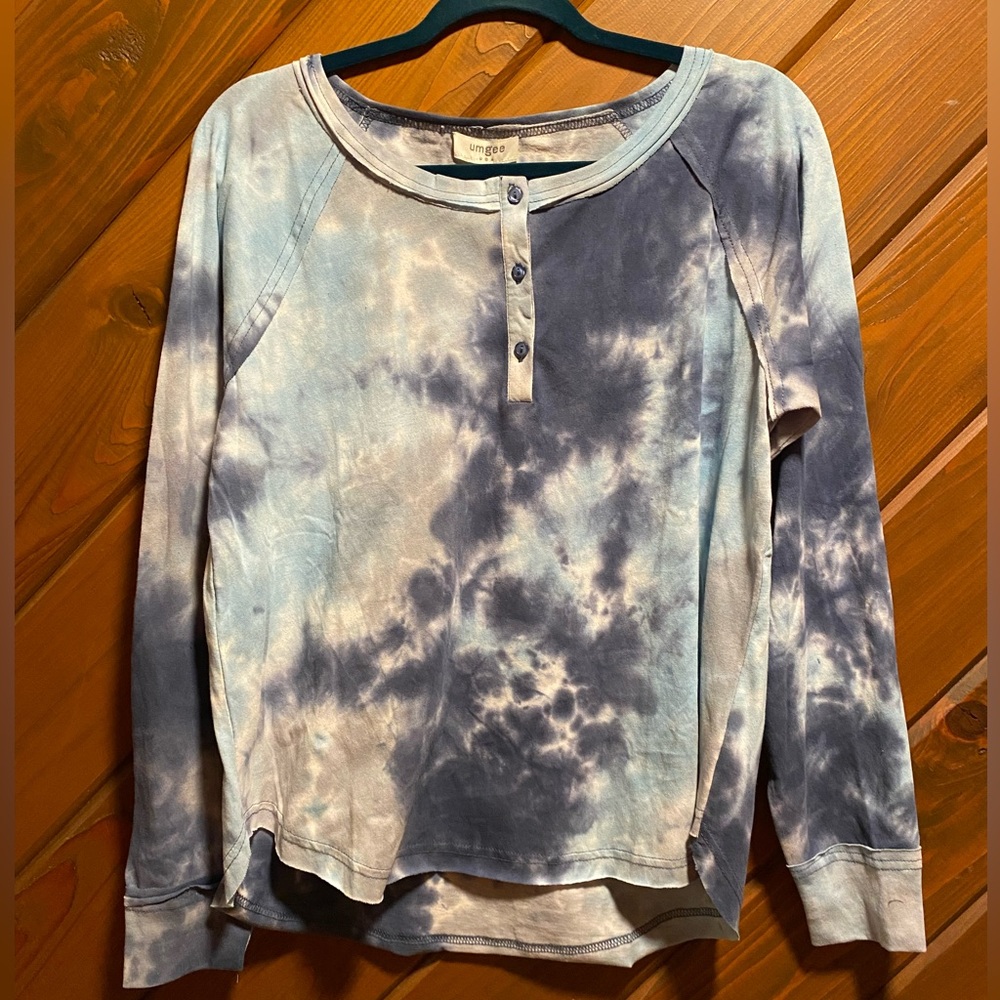 Tie Dye Button Front Long Raglan Sleeve Top with Raw Hem